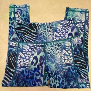 Blue animal print legging. Capri length.